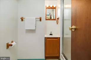 204 Pin Oak Ct, Sterling, VA 20164 - Photo 37