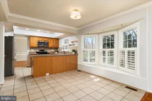 204 Pin Oak Ct, Sterling, VA 20164 - Photo 15