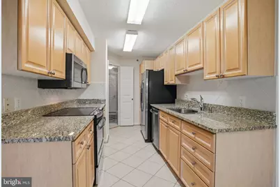 19385 Cypress Ridge Terrace #510, Leesburg, VA 20176 - Photo 9