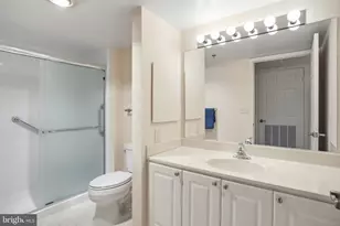 19385 Cypress Ridge Terrace, Leesburg, VA 20176 - Photo 41