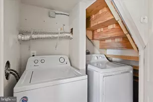 1041 Brixton Ct, Sterling, VA 20164 - Photo 19