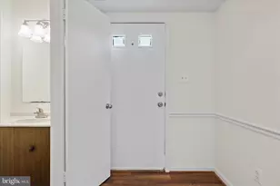 1041 Brixton Ct, Sterling, VA 20164 - Photo 7