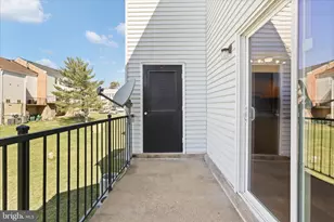 1041 Brixton Ct, Sterling, VA 20164 - Photo 17