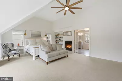 10172 Yorktown Way, Great Falls, VA 22066 - Photo 17