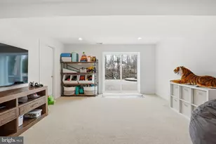 10172 Yorktown Way, Great Falls, VA 22066 - Photo 33