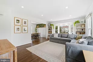 10172 Yorktown Way, Great Falls, VA 22066 - Photo 3