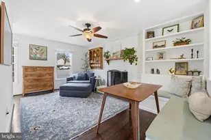 10172 Yorktown Way, Great Falls, VA 22066 - Photo 13