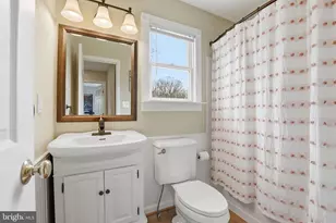 10172 Yorktown Way, Great Falls, VA 22066 - Photo 27