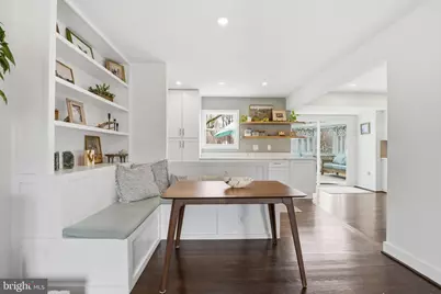 10172 Yorktown Way, Great Falls, VA 22066 - Photo 11