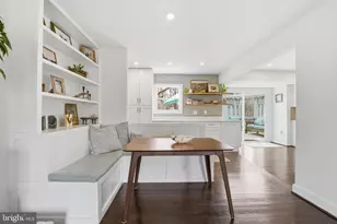 10172 Yorktown Way, Great Falls, VA 22066 - Photo 11