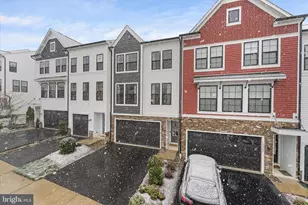 42244 Graves Mountain Ter, Chantilly, VA 20152 - Photo 1