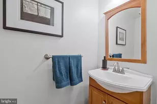 20639 Cutwater Pl, Sterling, VA 20165 - Photo 23