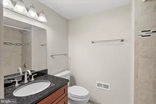 507 Lindsay Ct, Sterling, VA 20164 - Photo 11