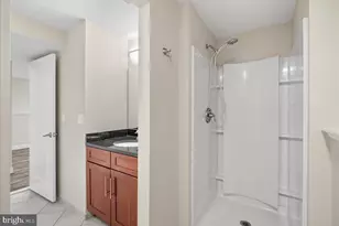 507 Lindsay Ct, Sterling, VA 20164 - Photo 25