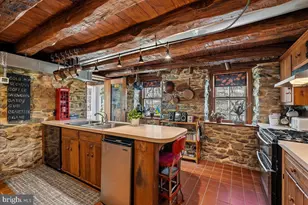 13064 Furnace Mountain Rd, Lovettsville, VA 20180 - Photo 7