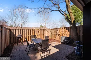 133 N Baylor Dr, Sterling, VA 20164 - Photo 33