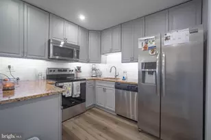 133 N Baylor Dr, Sterling, VA 20164 - Photo 9