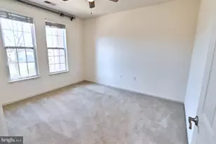 21216 McFadden Square, Sterling, VA 20165 - Photo 29