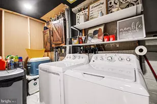 110 Almey Ct, Sterling, VA 20164 - Photo 33