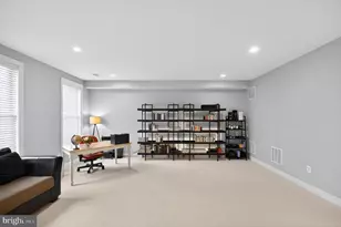 43173 Clarendon Sq, Ashburn, VA 20148 - Photo 15