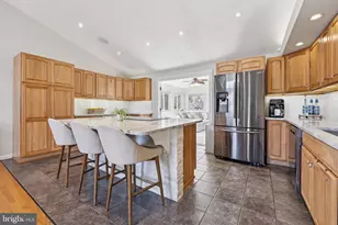 22216 Stablehouse Dr, Sterling, VA 20164 - Photo 15