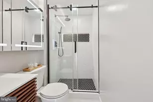 22216 Stablehouse Dr, Sterling, VA 20164 - Photo 27