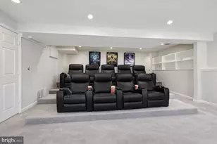 22216 Stablehouse Dr, Sterling, VA 20164 - Photo 35