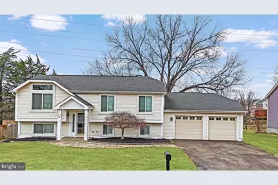 22216 Stablehouse Drive, Sterling, VA 20164 - Photo 3