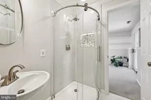 22216 Stablehouse Dr, Sterling, VA 20164 - Photo 43