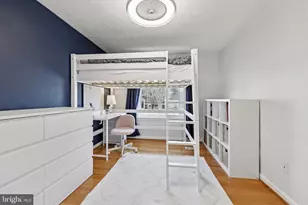 22216 Stablehouse Dr, Sterling, VA 20164 - Photo 29