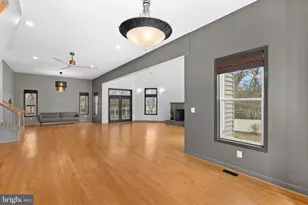 19451 Youngs Cliff Rd, Sterling, VA 20165 - Photo 23