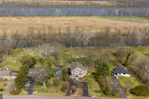 19451 Youngs Cliff Rd, Sterling, VA 20165 - Photo 117