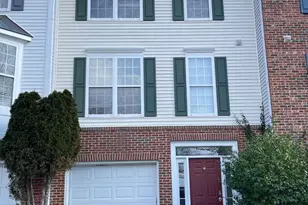 42882 Golf View Dr, Chantilly, VA 20152 - Photo 1