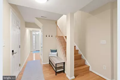 25213 Dunvegan Square, Chantilly, VA 20152 - Photo 3