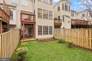 25213 Dunvegan Square, Chantilly, VA 20152 - Photo 37