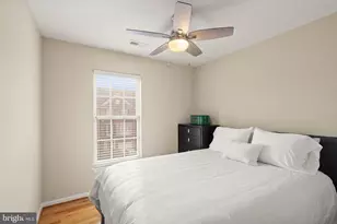 25213 Dunvegan Square, Chantilly, VA 20152 - Photo 25