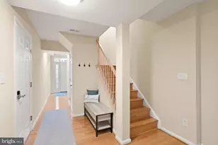 25213 Dunvegan Square, Chantilly, VA 20152 - Photo 3