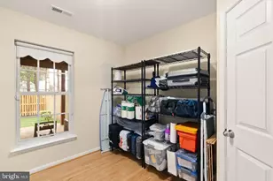 25213 Dunvegan Square, Chantilly, VA 20152 - Photo 33