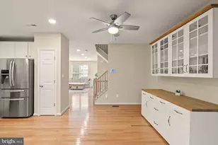 25213 Dunvegan Square, Chantilly, VA 20152 - Photo 11