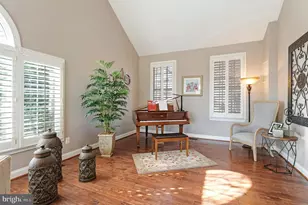 19746 Willowdale Pl, Ashburn, VA 20147 - Photo 11