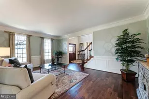 19746 Willowdale Pl, Ashburn, VA 20147 - Photo 7