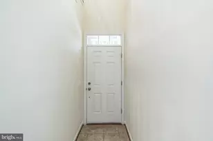 42385 Trellis Square, Brambleton, VA 20148 - Photo 3