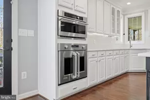 25770 Mayville Ct, Chantilly, VA 20152 - Photo 13