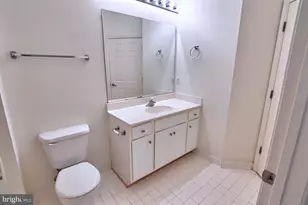 21216 McFadden Square, Sterling, VA 20165 - Photo 35