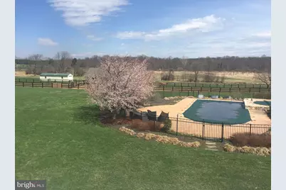 35550 W Greyfriar Drive, Round Hill, VA 20141 - Photo 3