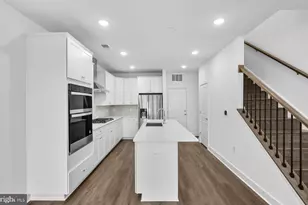 19864 Yellow Daisy Ter, Ashburn, VA 20147 - Photo 9