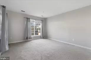 25300 Lake Mist Square, Chantilly, VA 20152 - Photo 17