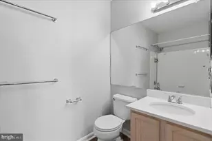 25300 Lake Mist Square, Chantilly, VA 20152 - Photo 19