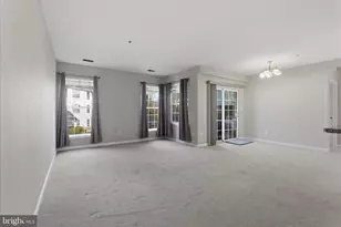 25300 Lake Mist Square, Chantilly, VA 20152 - Photo 7