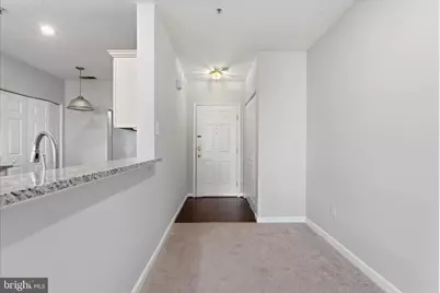 25300 Lake Mist Square #202, Chantilly, VA 20152 - Photo 5